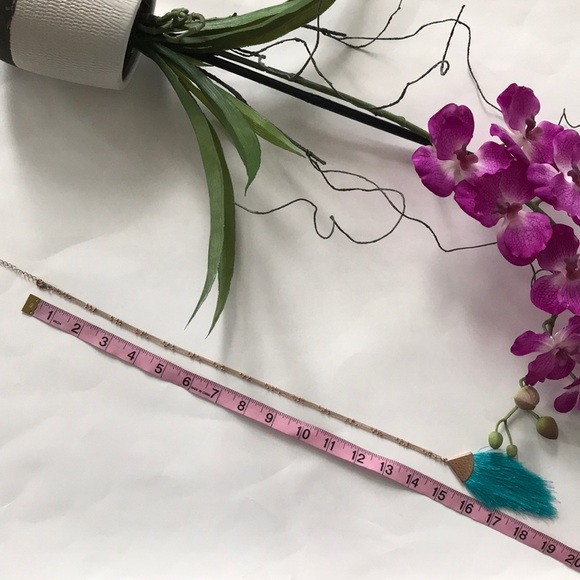 Long Fringe Pendant Necklace - Picture 4 of 6